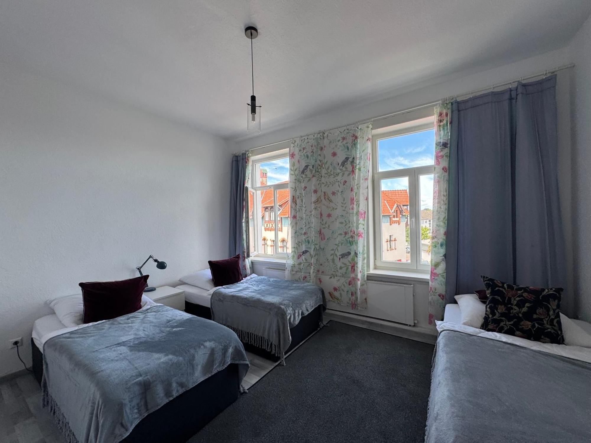 Moderne 4 Zimmer Apartment Mit Bergblick Stadtzentrum Contactless Check-In Gehrden  Εξωτερικό φωτογραφία