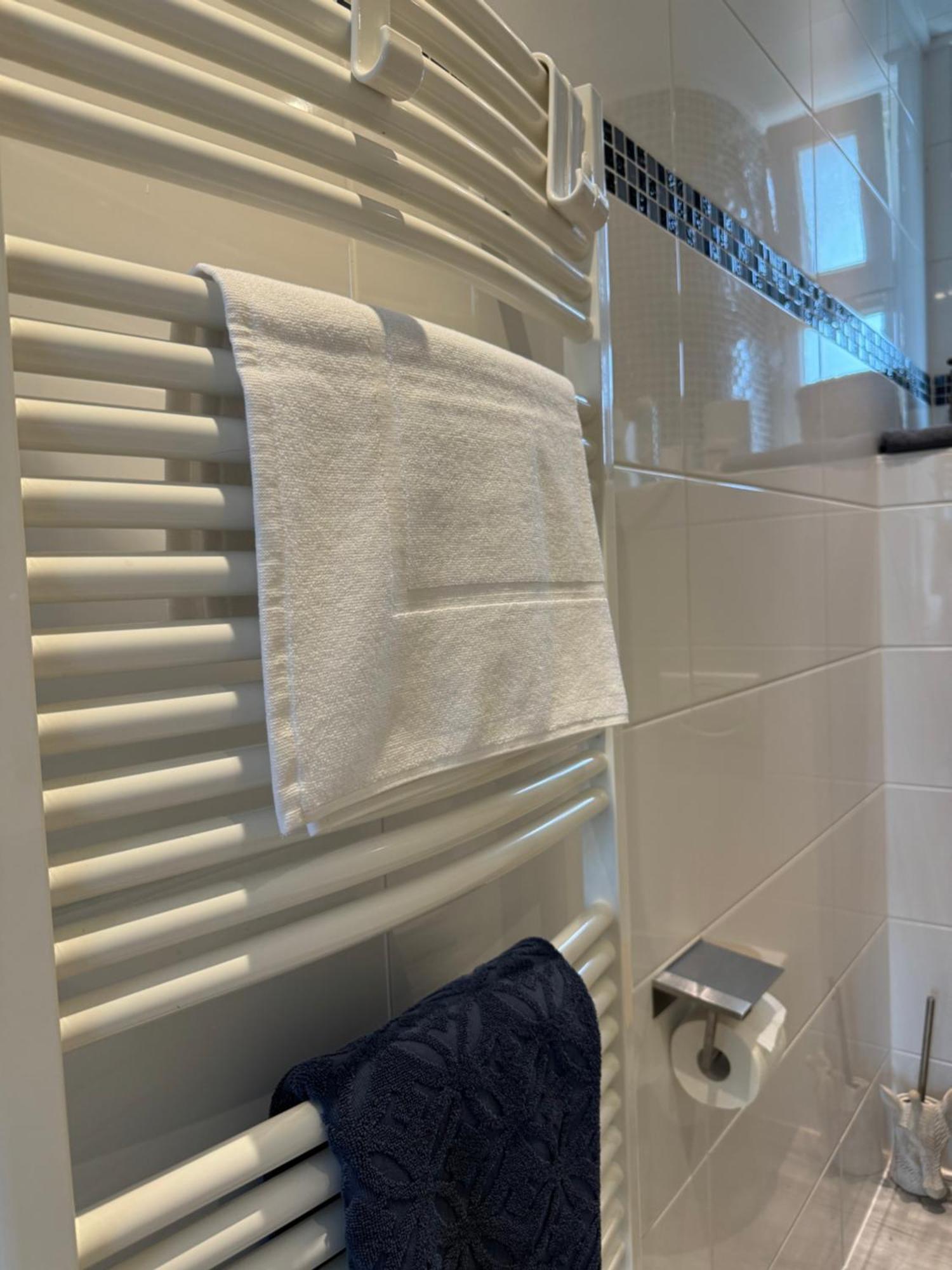 Moderne 4 Zimmer Apartment Mit Bergblick Stadtzentrum Contactless Check-In Gehrden  Εξωτερικό φωτογραφία