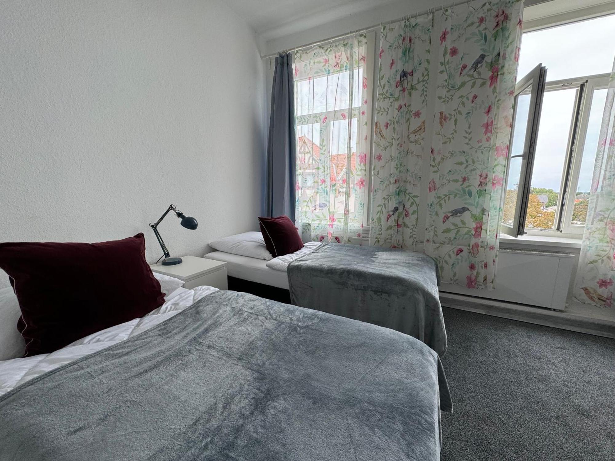 Moderne 4 Zimmer Apartment Mit Bergblick Stadtzentrum Contactless Check-In Gehrden  Εξωτερικό φωτογραφία