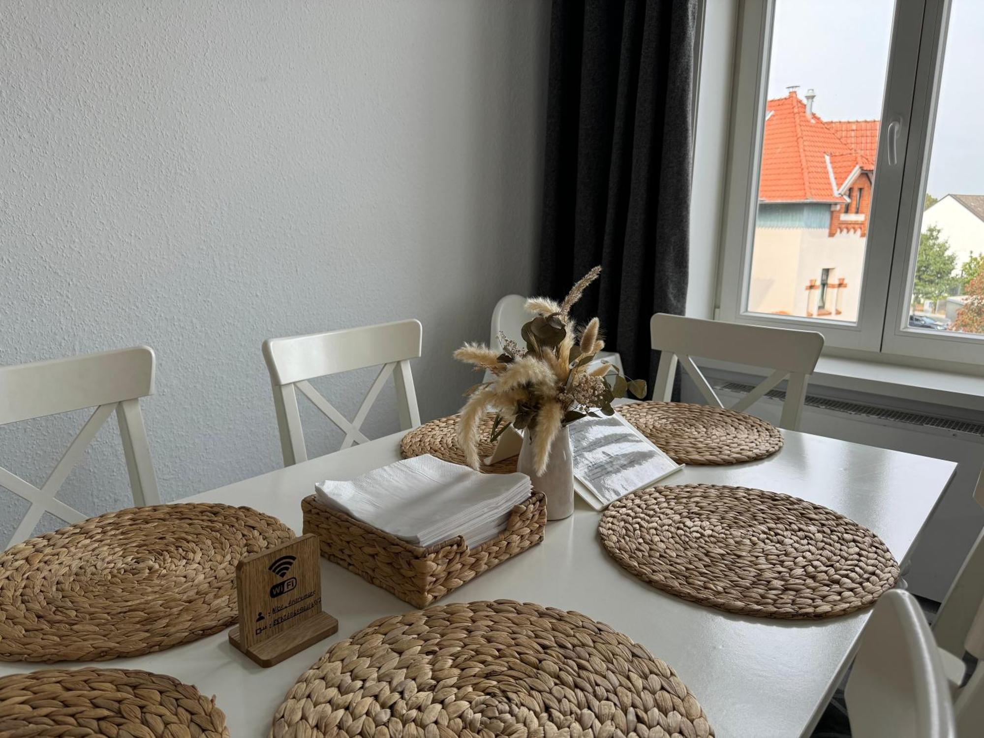 Moderne 4 Zimmer Apartment Mit Bergblick Stadtzentrum Contactless Check-In Gehrden  Εξωτερικό φωτογραφία